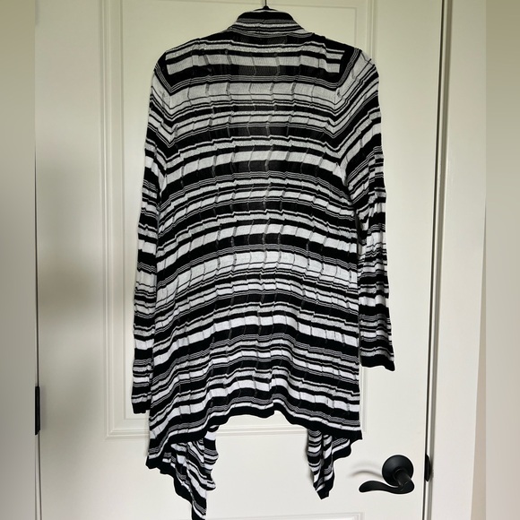 Chicos Travelers Collection Striped Cardigan LIKE NEW - Picture 2 of 5